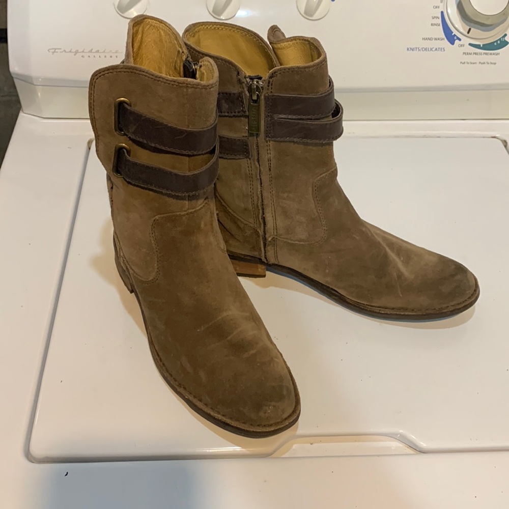 Bussola 9 suede leather mid calf boots.